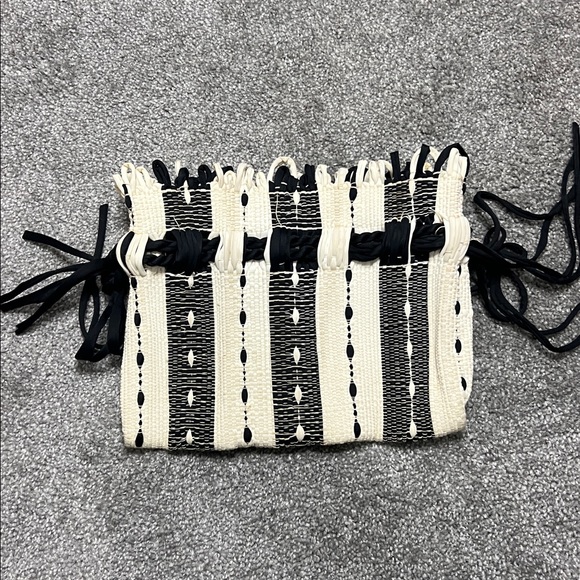 Stylish Black and Cream/ Ivory Wristlet - Picture 3 of 4